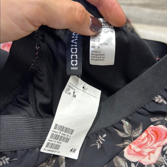 H&M Black Dress with Pink Floral Pattern size 8 - Picture 2 of 6